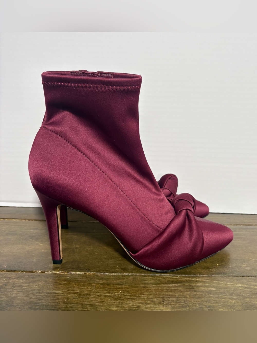 NEW Antonio Melani Kamerin Burgundy Satin Ankle Boots Size 10 - Picture 5 of 10